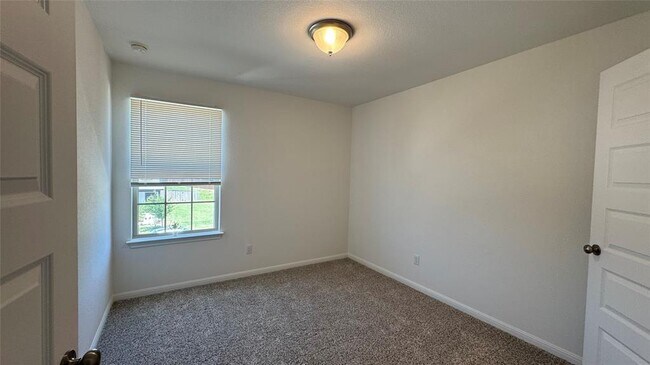 Building Photo - 6915 Tiznow Ln