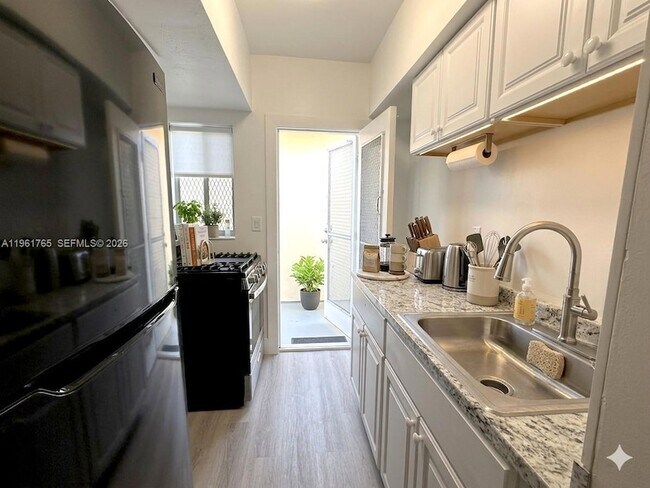 Building Photo - 1060 Pennsylvania Ave