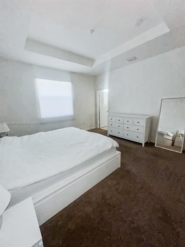 Building Photo - 11958 SW 151 Ave