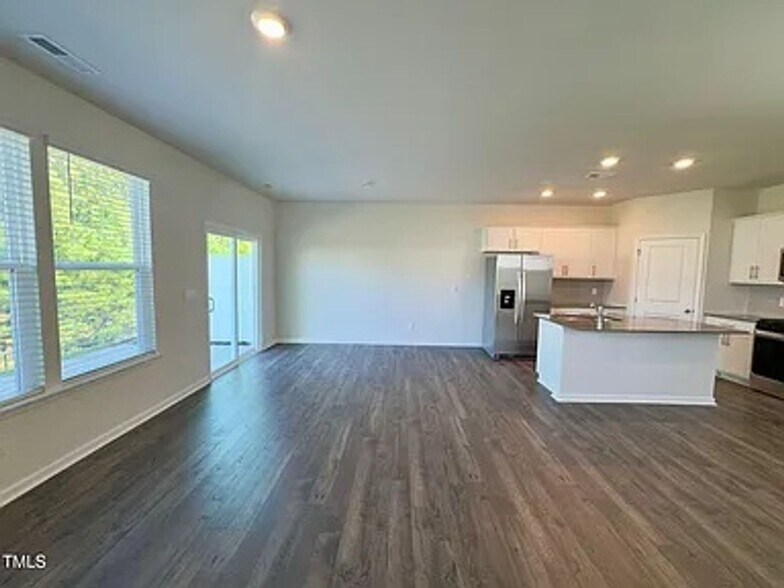 Building Photo - 1823 Hinesley Dr