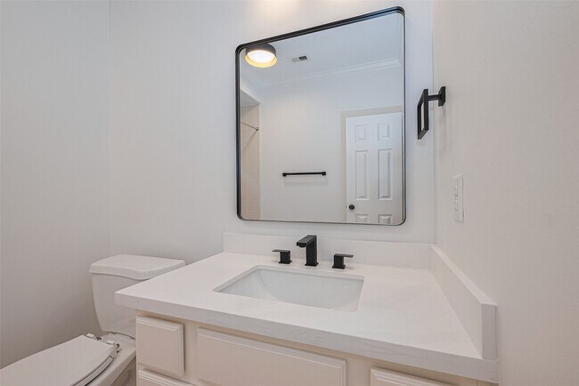 Building Photo - 1514 Olive Park