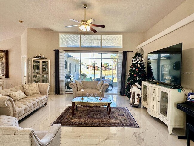 Building Photo - 1947 Fairway Loop