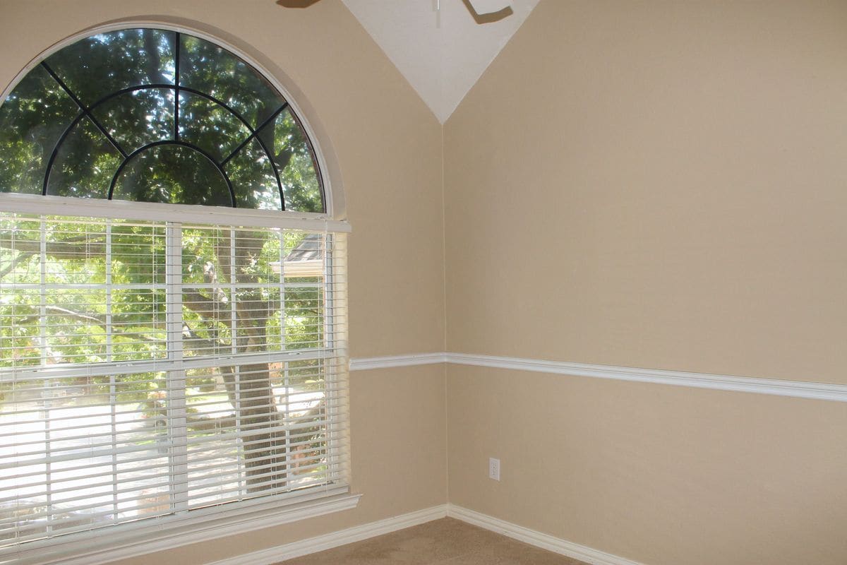 Building Photo - 2719 Hidden Lake Dr