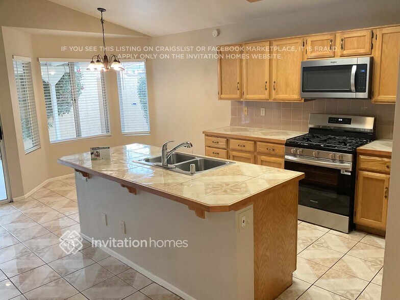 Building Photo - 6256 Small Point Dr