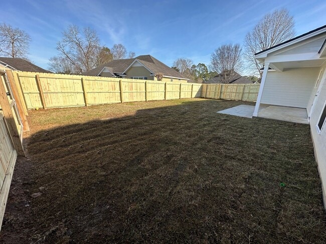 Building Photo - Stunning 4-Bedroom Home with Open Floor Plan & Fenced Backyard!