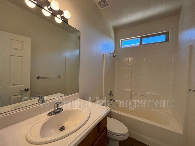 Building Photo - 3753 E Canyon Crest Ave