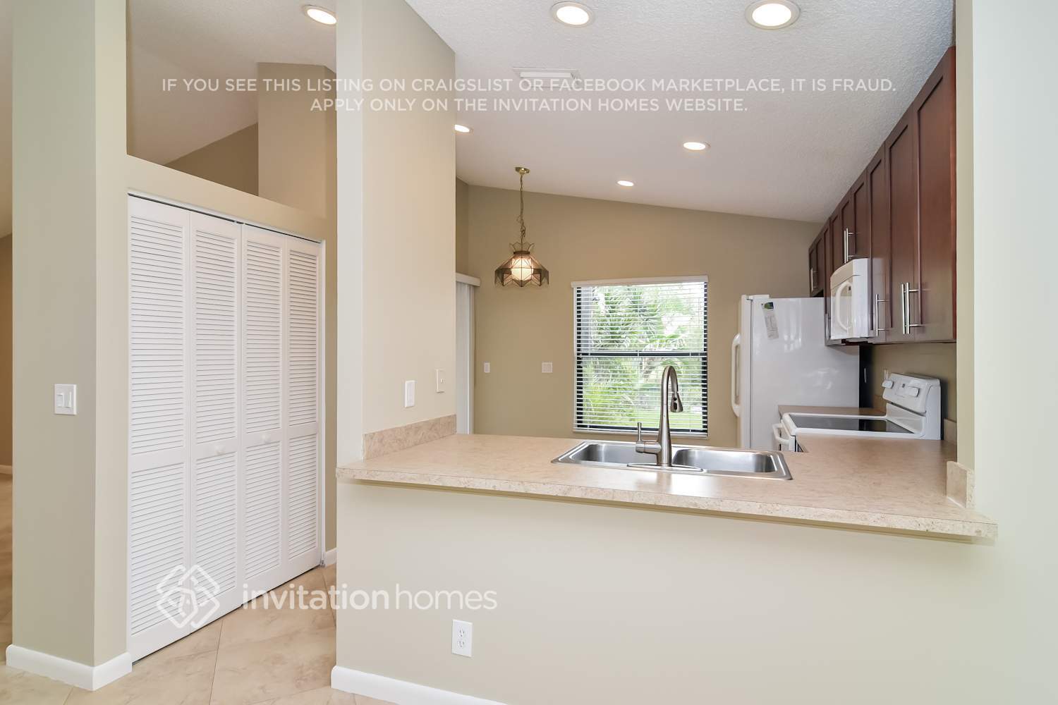 Building Photo - 12667 White Coral Dr