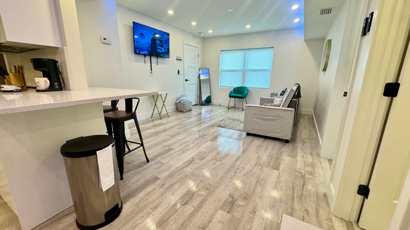 Building Photo - 617 Riverview Blvd