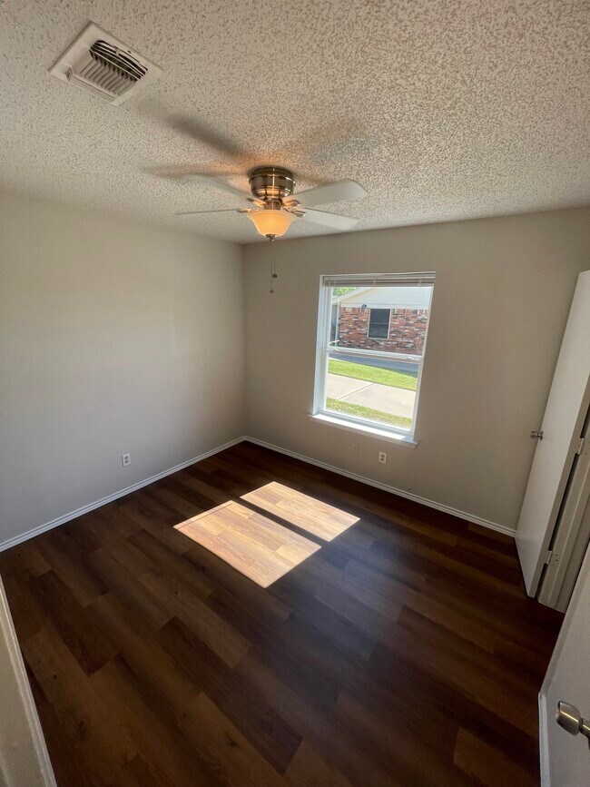 Building Photo - 7036 Crosstimbers Ln