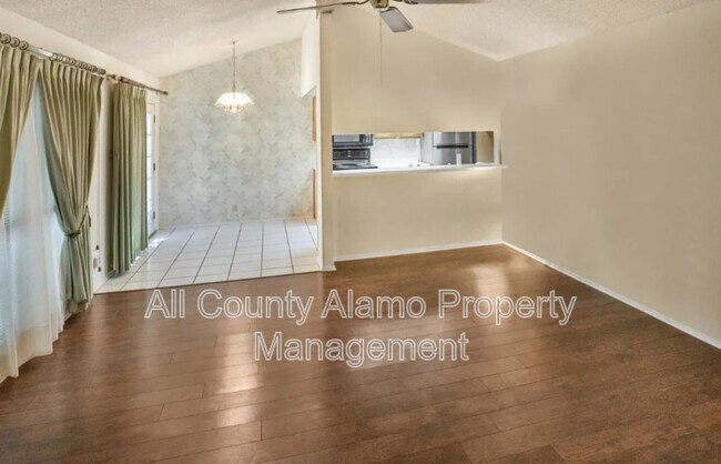 Building Photo - 7558 Ledgebrook Dr