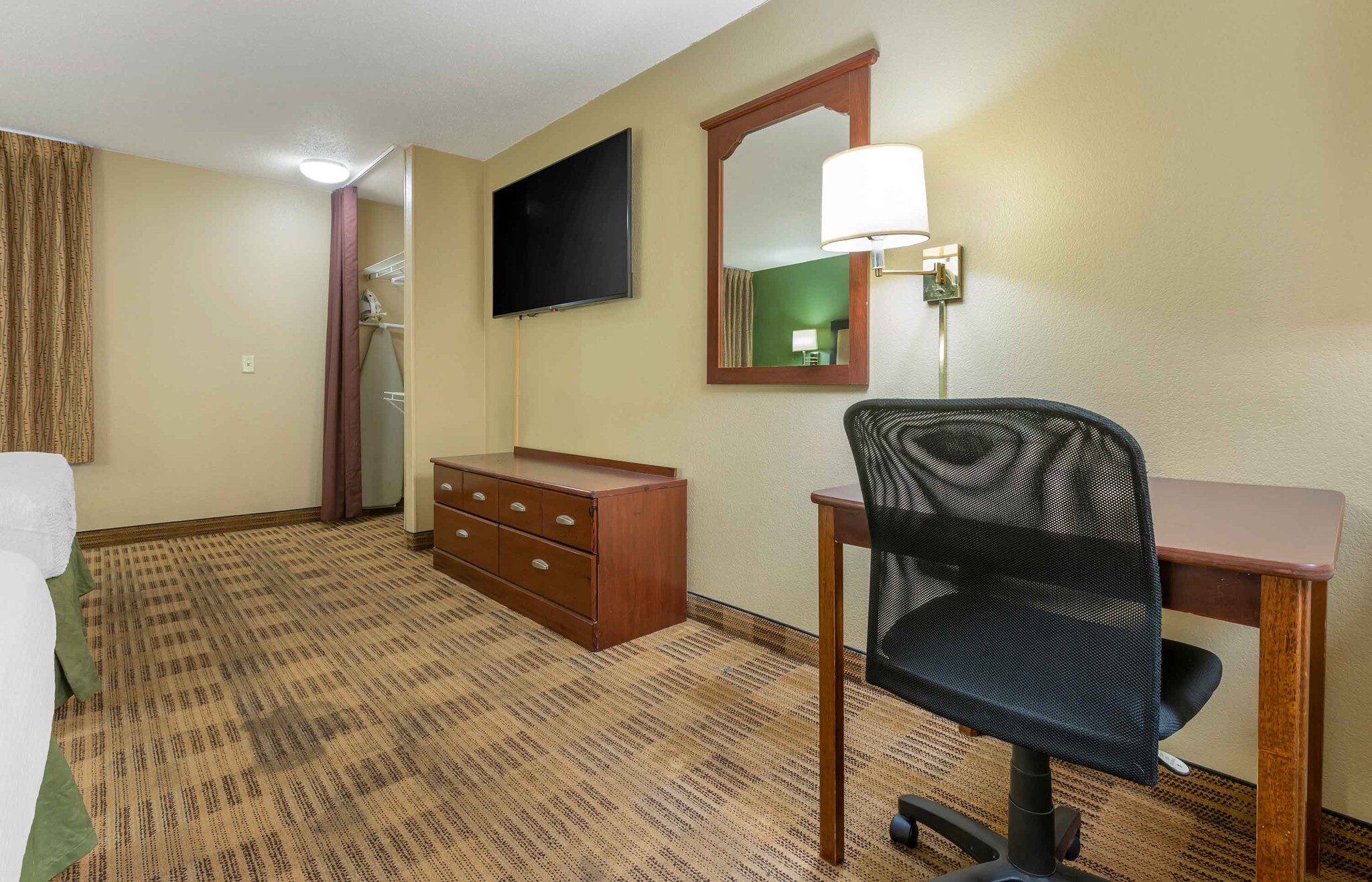 Building Photo - Furnished Studio-Chicago - Schaumburg - I-90