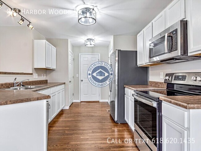 Building Photo - 863 Harbor Woods Dr