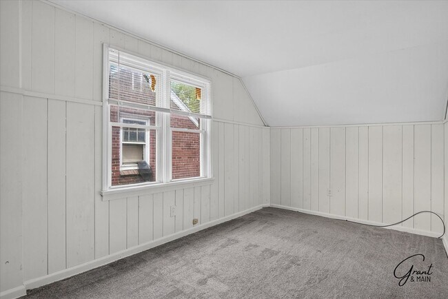 Building Photo - 14800 Tacoma St