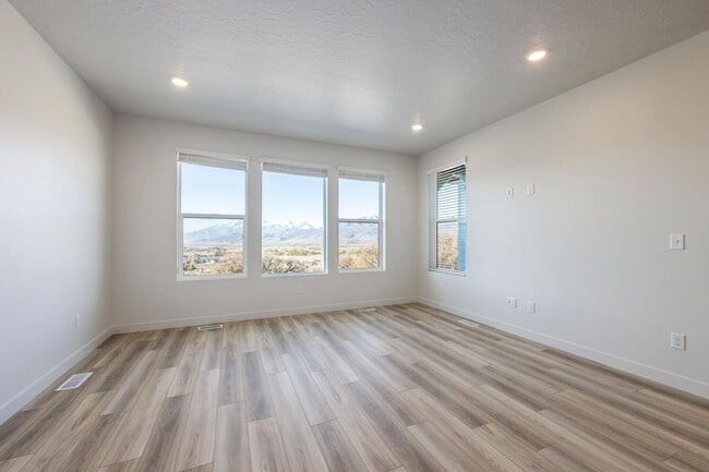 Building Photo - Recently Built Heber City Rental – Bright,...