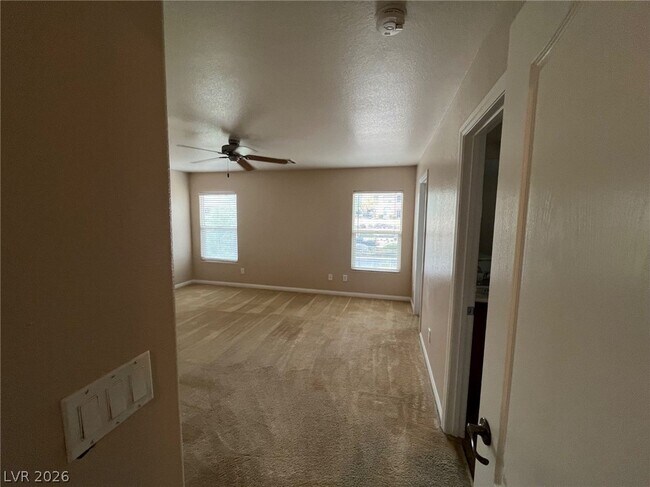 Building Photo - 933 Purdy Lodge St