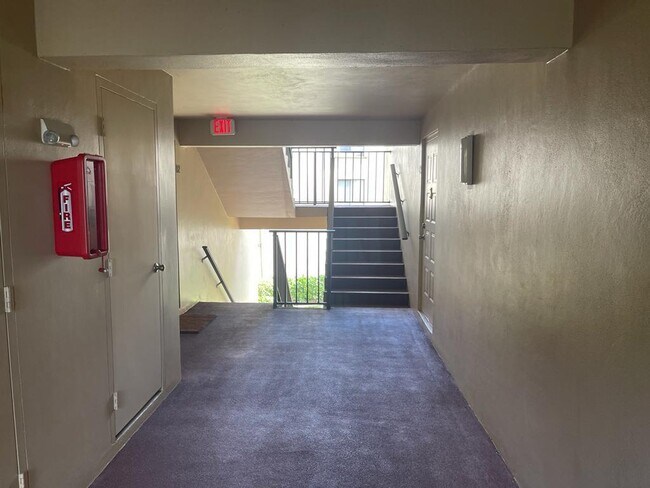 Building Photo - 203 Foxtail Dr