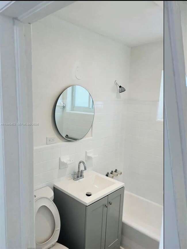 Building Photo - 3400 SW 40th Ave