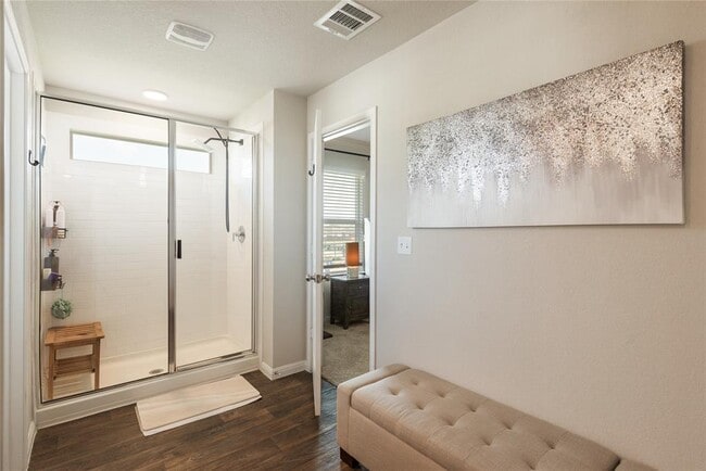 Building Photo - 205 Strand Ln