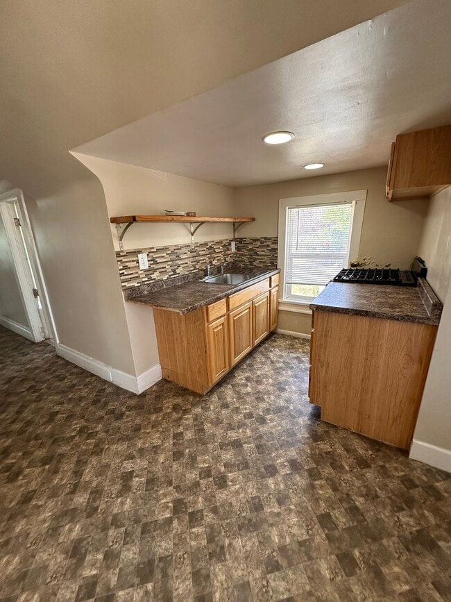 Building Photo - 1332 E 400 S