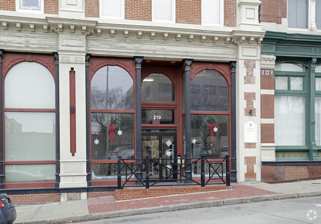 Building Photo - Lofts at Landmark