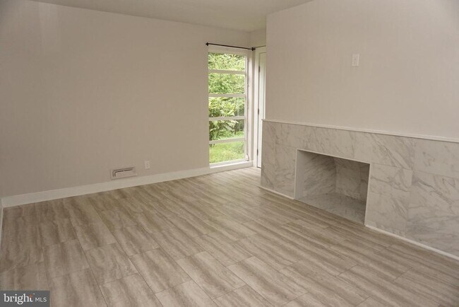 Building Photo - 444 Garrison Forest Rd