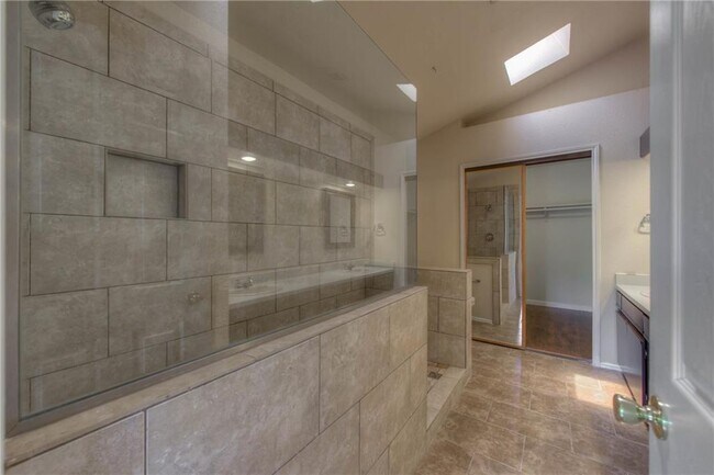 Building Photo - 612 Brookside Pass