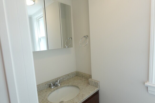 Building Photo - 2247 S 9th Ave