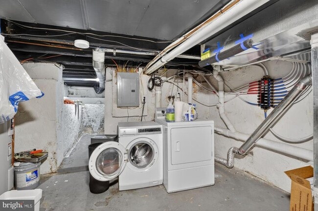 Building Photo - 1742 Dorrance St