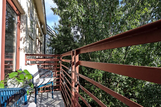 Building Photo - 2125 Southend Dr