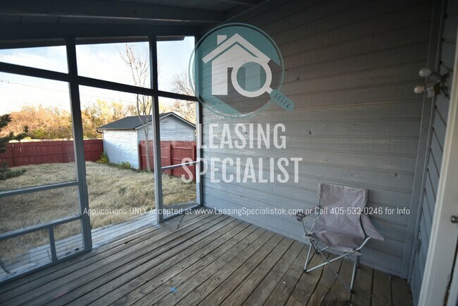 Building Photo - Central Norman 3 Bed 3 Bath Ready for your August Move!