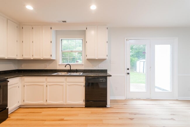 Building Photo - 8413 Woodford Bridge Dr