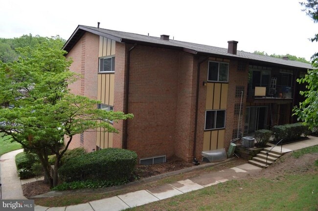 Building Photo - 10026 Fair Wds Dr