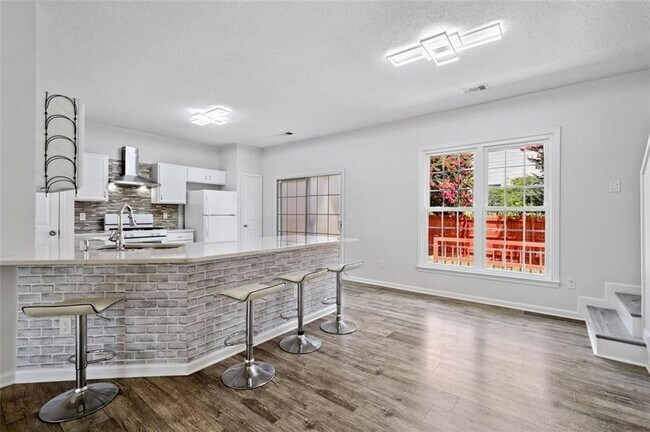Building Photo - 1636 Heyford Cir NW
