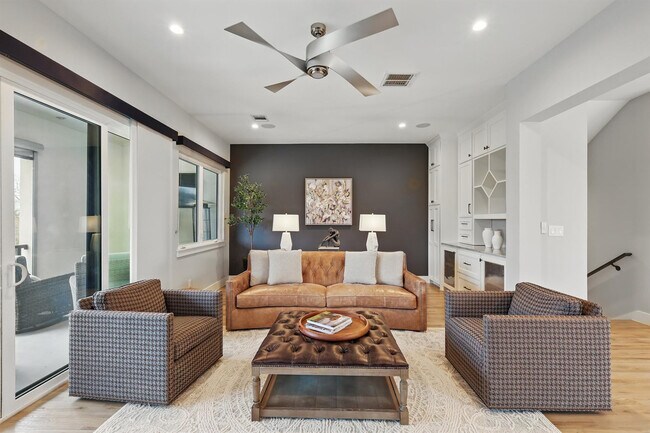 Building Photo - 428 Highwoods Trl