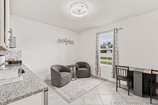 Building Photo - 226 SW Milburn Cir