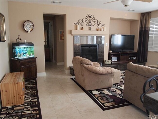 Building Photo - MARCH MOVE IN SPECIAL!  $250.00 off 1st Month's Rent if you move in by March 31st. Beautiful 5 be...