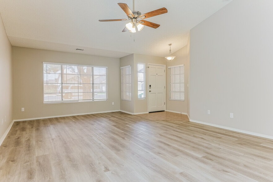Building Photo - 4526 E Towne Ln