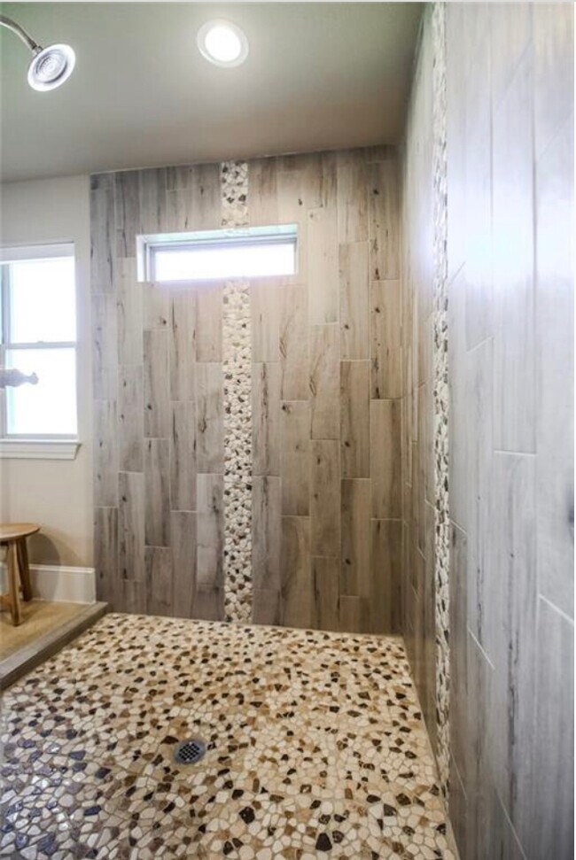 Building Photo - 108 Quail Run