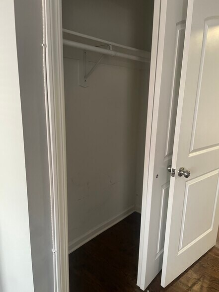 Building Photo - 270 New York Ave