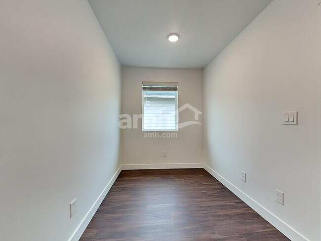 Building Photo - 7742 Brenden St SW