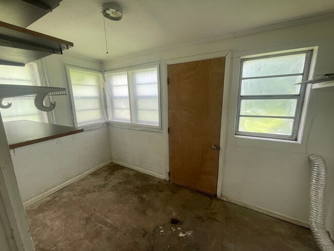 Building Photo - 2056 N Fremont Ave