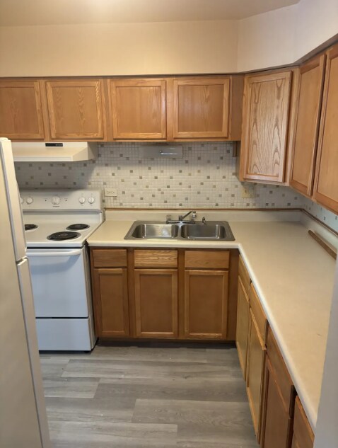 Building Photo - 1913 Canal St