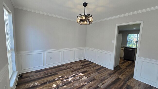 Building Photo - 123 Moss Creek Dr