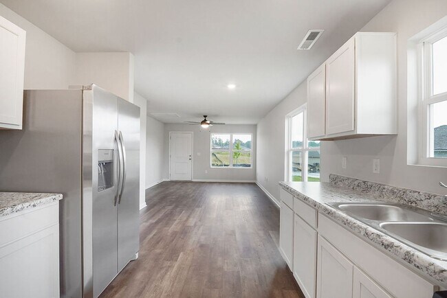 Building Photo - 813 Ashford Dr