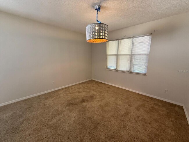 Building Photo - 1976 Willow Wood Dr