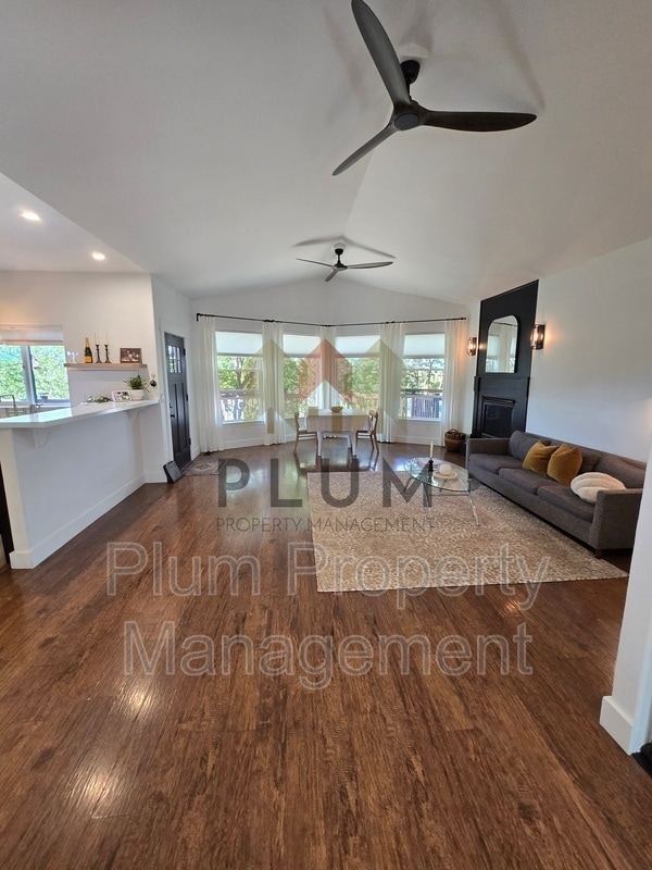 Building Photo - 15660 Sara Jo Ln
