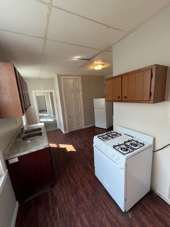 Building Photo - 306-308 East Florida Street