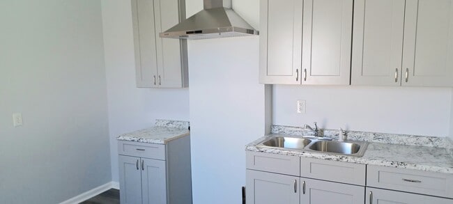 Building Photo - 2922 Gravier St