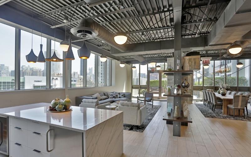 Building Photo - 691 W Wayman St