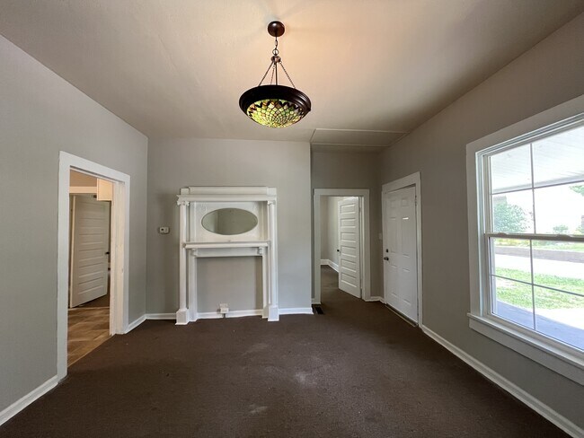 Building Photo - 173 Poplar St